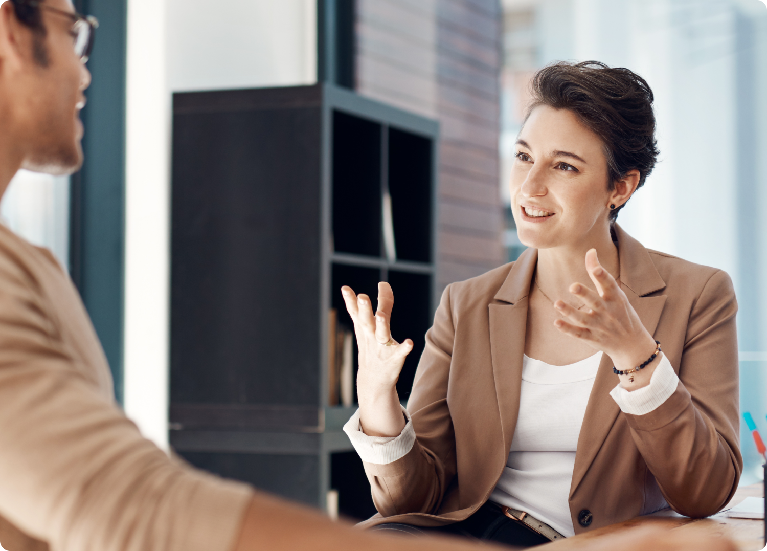 Business Leader and Knowledge Leader aligning on strategic objectives